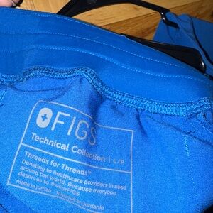 Figs Blue Yola Pants & Rafaela Scrub Top Large